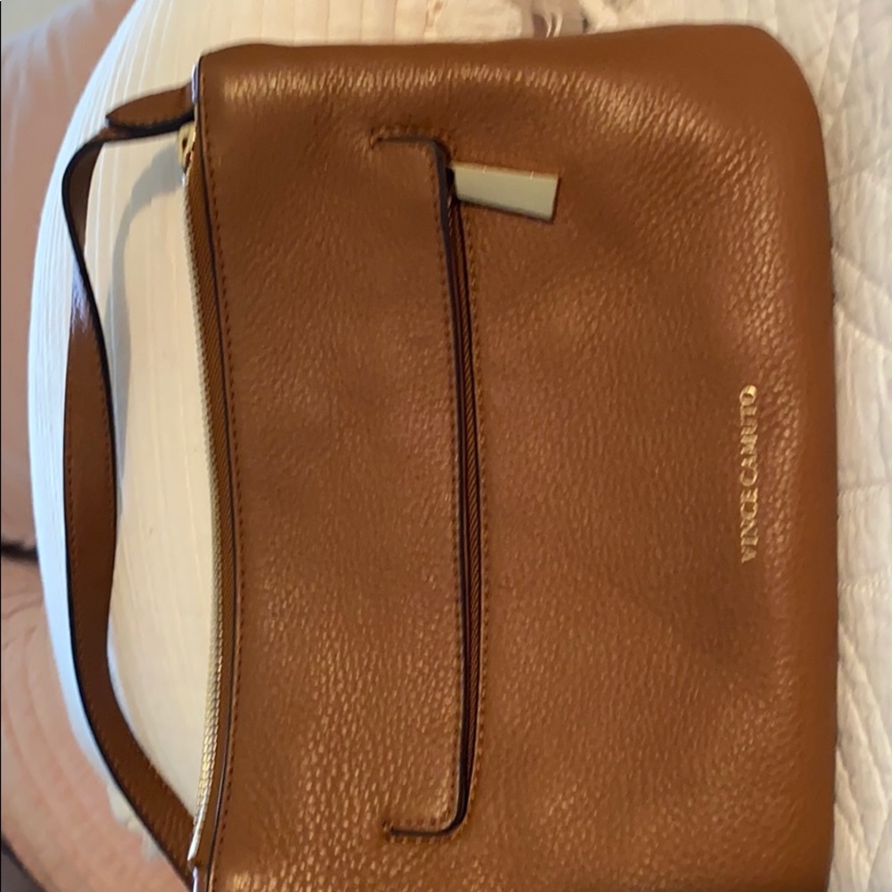 Bag vince camuto used,mild scratches on outside
